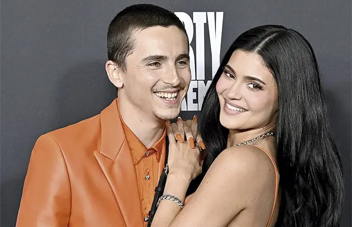 TIMOTHÉE Y KYLIE JENNER VISTEN IGUAL EN ESTRENO DE FILME