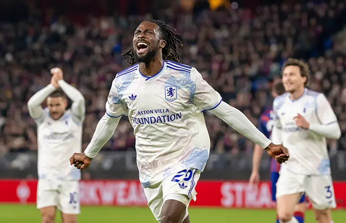 Aston Villa gana su 8vo. partido seguido