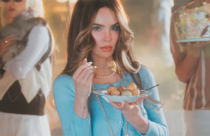 Belinda filma Heterocromía en casa embrujada Belinda filma Heterocromía en casa embrujada