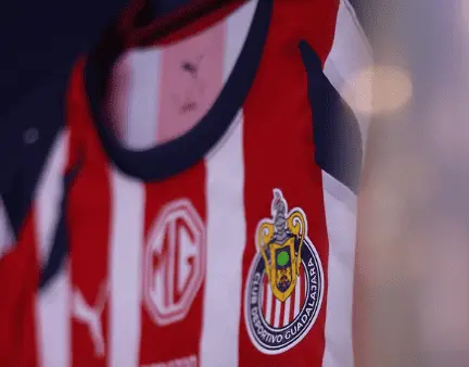 Brian Gutiérrez firma con Chivas para el Clausura 2026