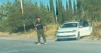 Carro es chocado por camioneta en Perif&eacute;rico Poniente