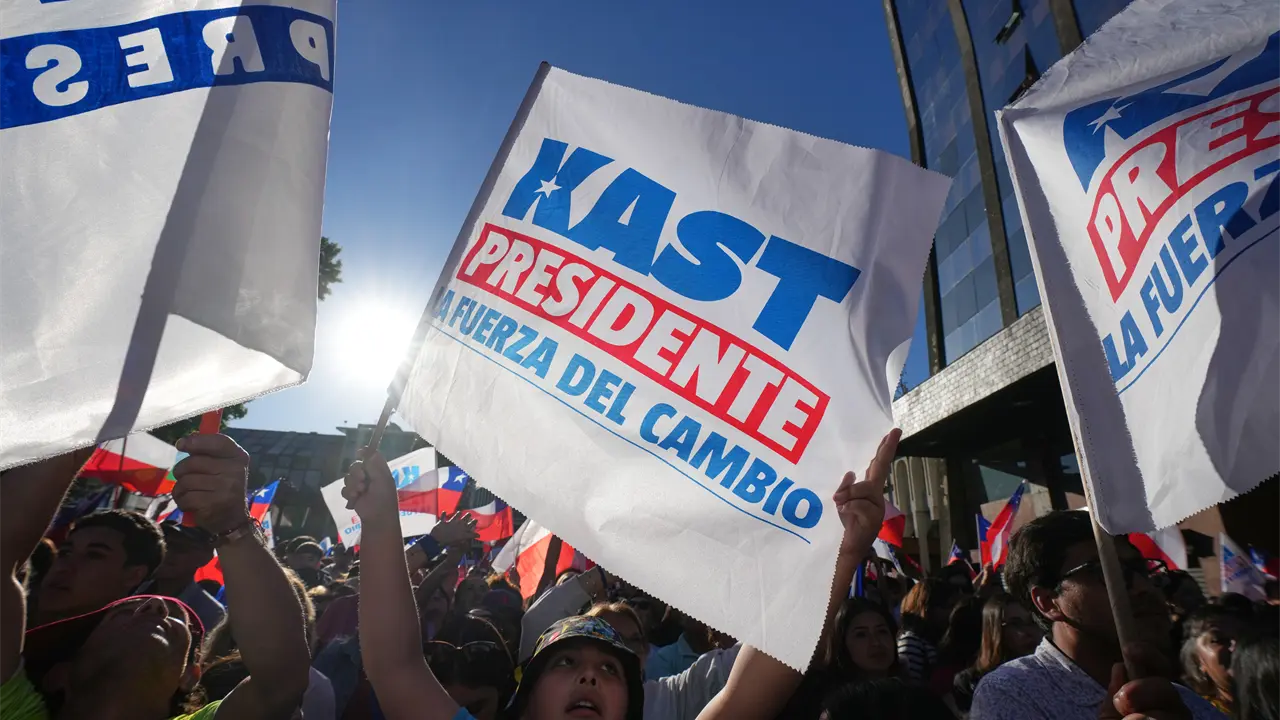 Chile se prepara para segunda vuelta entre Jara y Kast