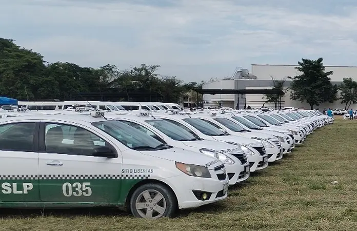Colocarán taxímetro a autos de alquiler