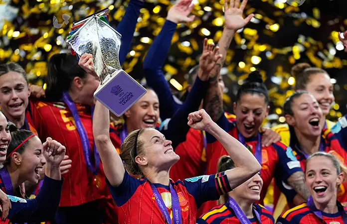 Espa&ntilde;a sigue l&iacute;der en el ranking FIFA