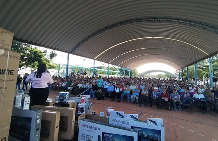 Organizó SCT posada para transportistas