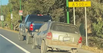 Pierde control y choca en guarnici&oacute;n sobre carretera a Rioverde