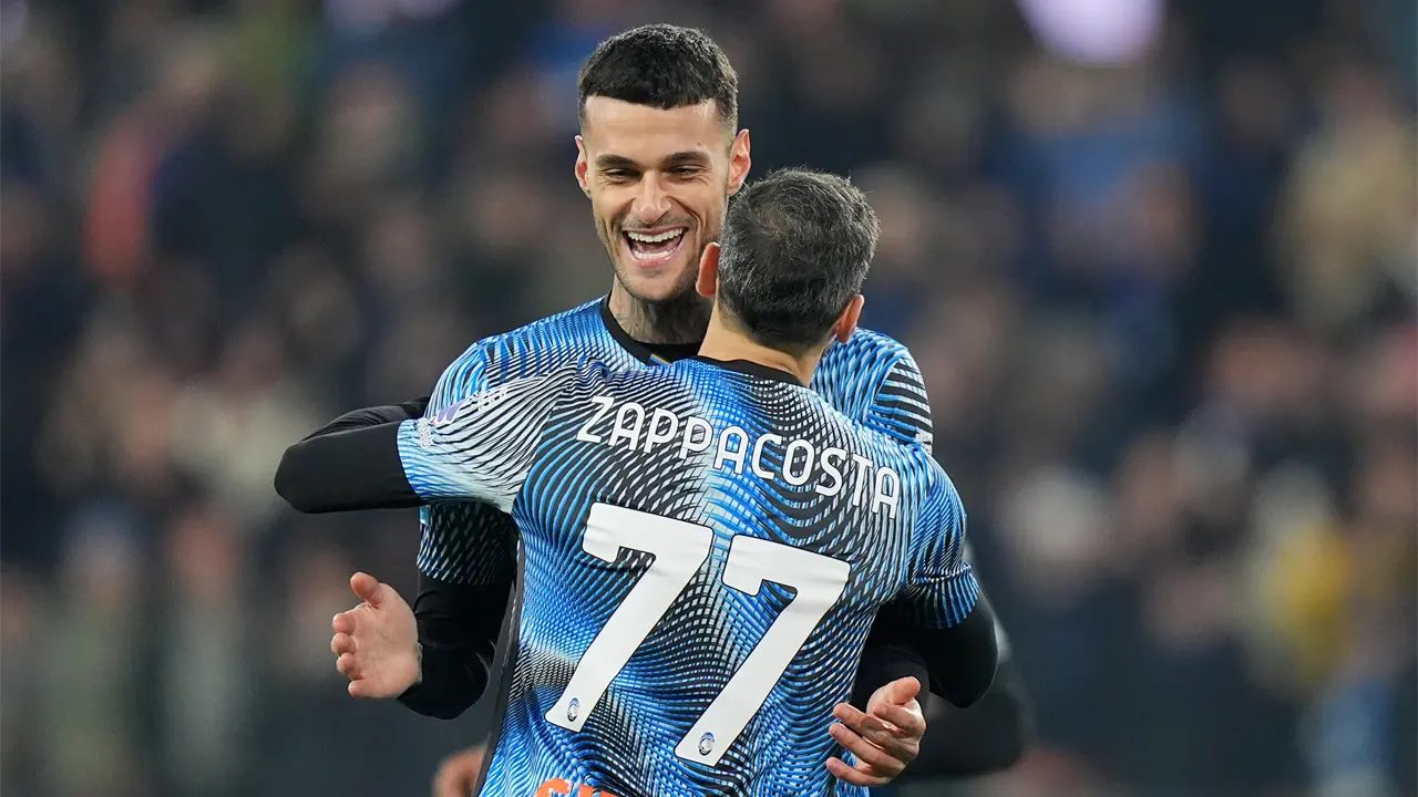 Atalanta vence a Cagliari con doblete de Gianluca Scamacca