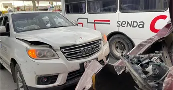 Choque por alcance en puente de avenida de los Pinos