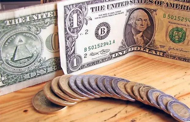 D&oacute;lar baja a $18 y caer&iacute;a m&aacute;s