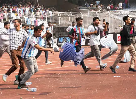 Fanáticos enfadados interrumpen gira de Messi en India Fanáticos enfadados interrumpen gira de Messi en India