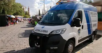 Frenaron dos bailes disfrazados de rezos