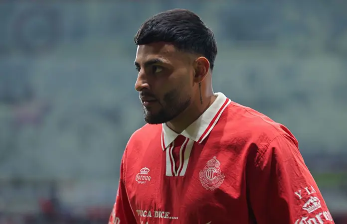 Que juegue Alexis Vega, es un volado