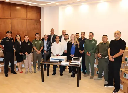 Entregan equipo tecnológico a corporaciones de seguridad en SLP Entregan equipo tecnológico a corporaciones de seguridad en SLP