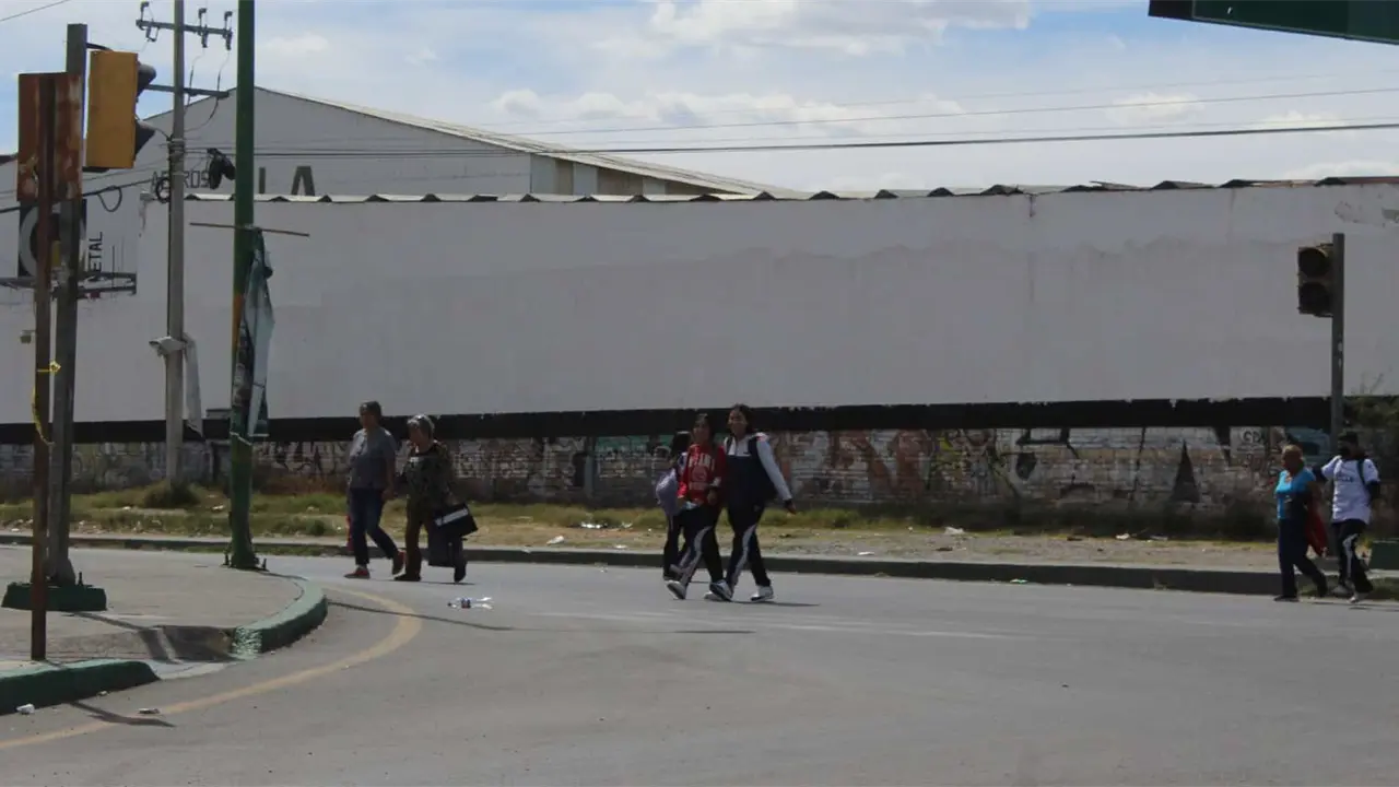 Colectivo denuncia falta de cruces peatonales seguros