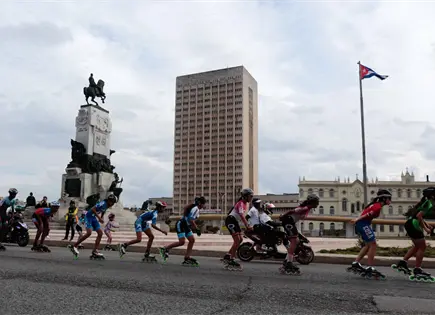 Exitoso Havana Skate Marathon reúne a patinadores en La Habana Exitoso Havana Skate Marathon reúne a patinadores en La Habana