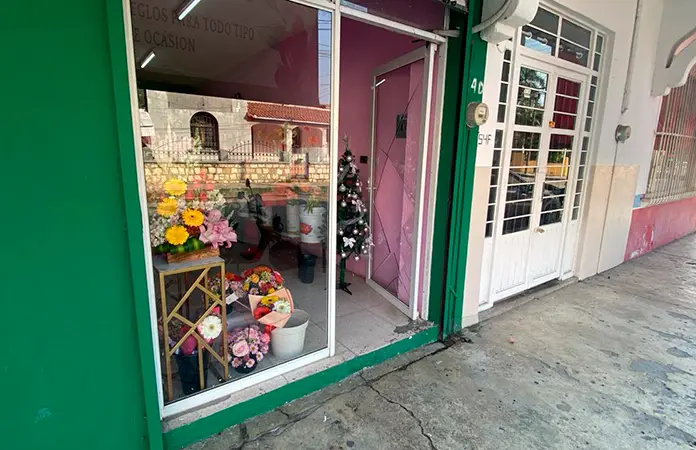 Hampones se apoderan de ventas de una florería