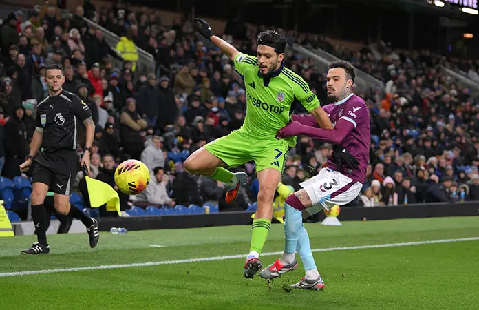 Jiménez y el Fulham logran triunfo en casa