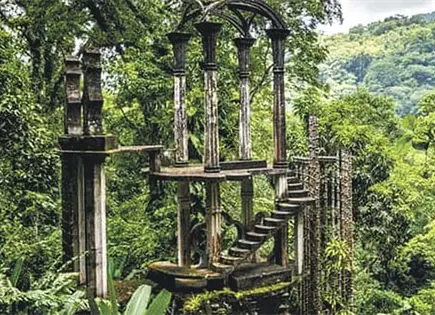 Pl&aacute;tica sobre Edward James