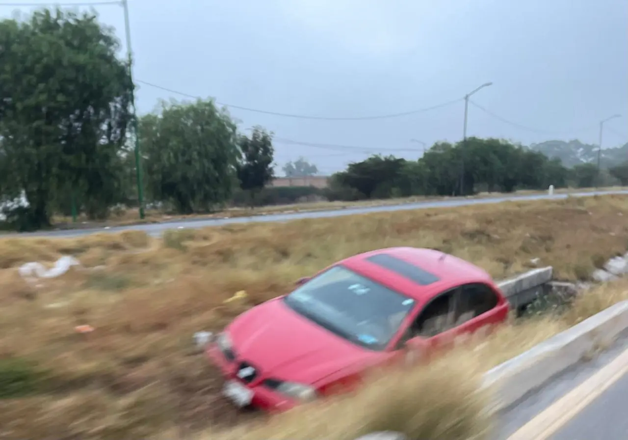 Solo daños tras salida de camino en la carretera 57