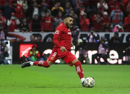 Alexis Vega dedica título con Toluca a la afición de Chivas Alexis Vega dedica título con Toluca a la afición de Chivas