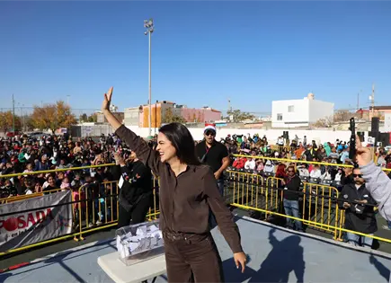 Andrea Chávez: 10 asesores y sólo una iniciativa aprobada Andrea Chávez: 10 asesores y sólo una iniciativa aprobada