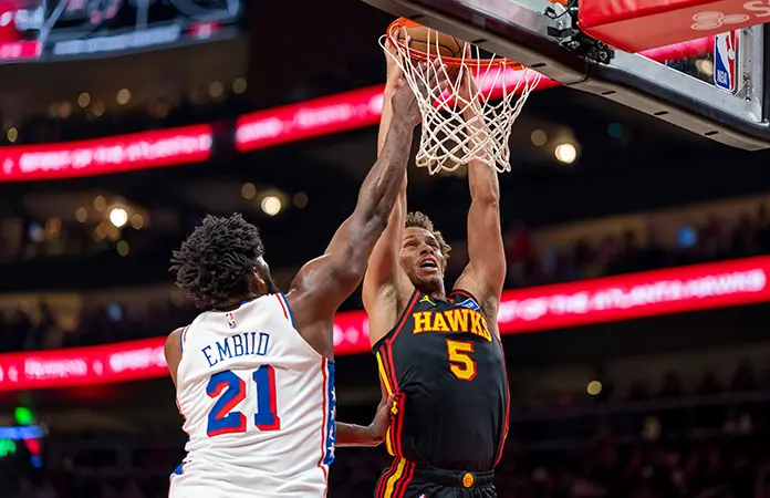 Daniels y Okongwu lideran a los Hawks