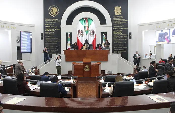 Decisión fractura a bancadas locales