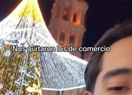 Denuncia contra payaso en árbol navideño termina afectando a fotógrafos Denuncia contra payaso en árbol navideño termina afectando a fotógrafos
