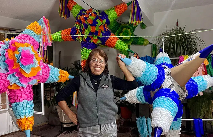 ESPECIAL | El oficio de crear lo efímero: las piñatas de Mónica Arana