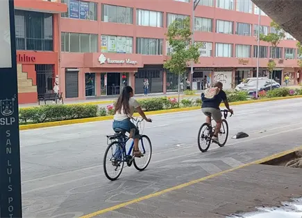 Ley Santi continúa detenida en el Congreso Ley Santi continúa detenida en el Congreso