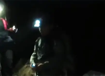 Rescatan a 10 potosinos extraviados en Pico de Orizaba Rescatan a 10 potosinos extraviados en Pico de Orizaba