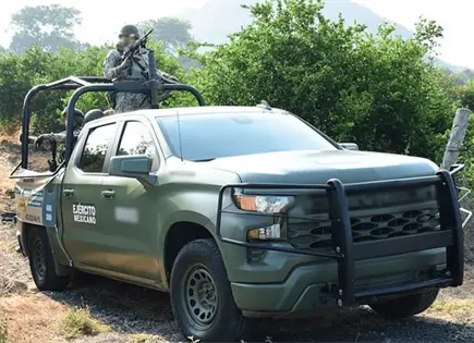 Sedena desmantela campamento criminal Sedena desmantela campamento criminal