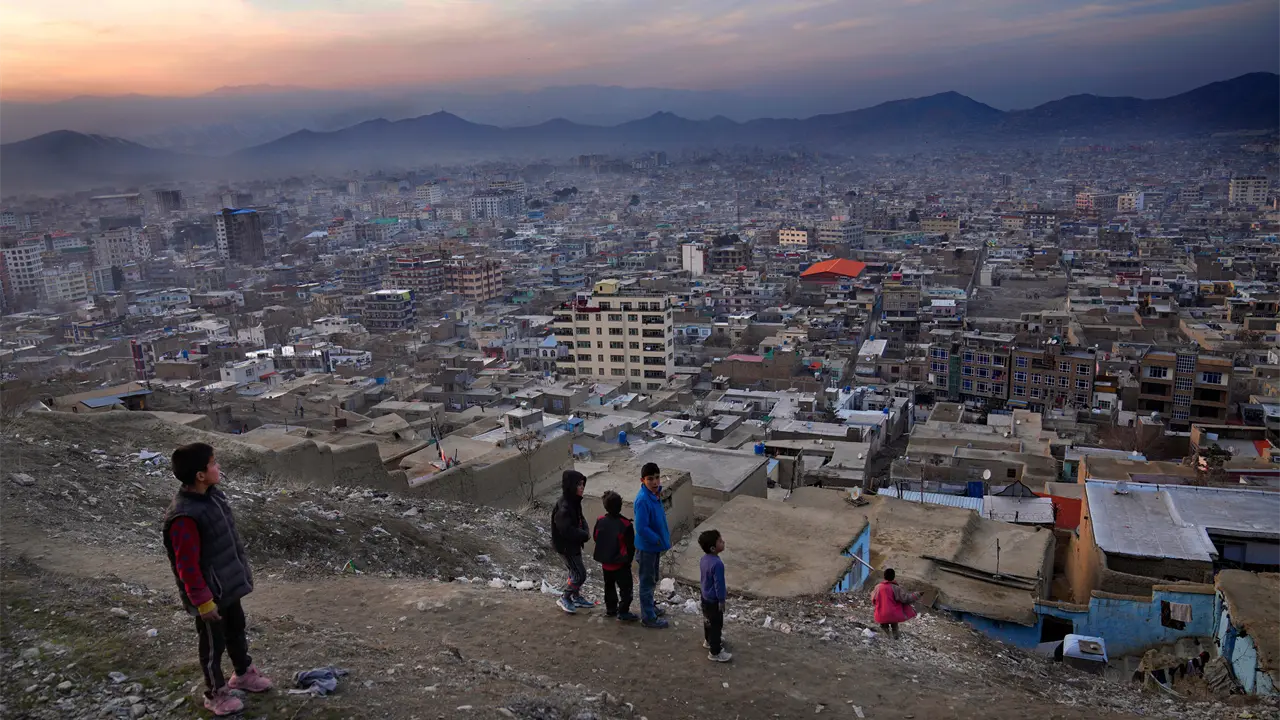 Vecinos de Afganistán se Reúnen en Irán para Coordinar Desafíos Regionales