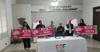 Entregan premios de rifa del Vallest&oacute;n