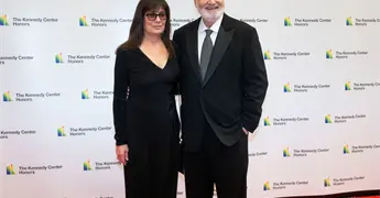 Hallan certificados de defunci&oacute;n de Rob Reiner y su esposa