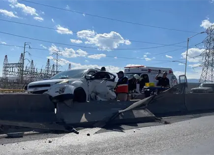 Fotos | Chofer de revolvedora embiste a camioneta en Periférico Fotos | Chofer de revolvedora embiste a camioneta en Periférico