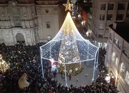 No est&aacute; autorizado cobrar fotos en &aacute;rbol navide&ntilde;o: Galindo