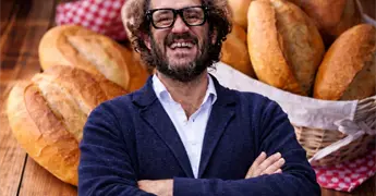 Richard Hart pide disculpas por descalificar la cultura del pan en M&eacute;xico