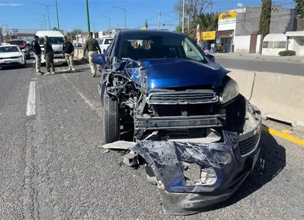Chofer de personal provoca choque en carretera a Rioverde
