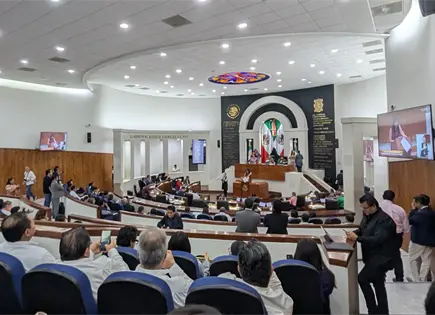 Congreso Calificado reprueba a 26 de 27 diputados y diputadas Congreso Calificado reprueba a 26 de 27 diputados y diputadas