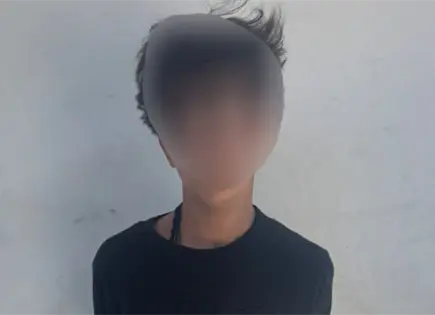 Detienen a uno de dos adolescentes tras persecución policial en Culiacán Detienen a uno de dos adolescentes tras persecución policial en Culiacán