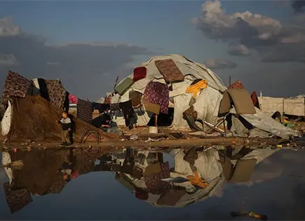 Gazatíes sufren por frío y lluvia Gazatíes sufren por frío y lluvia