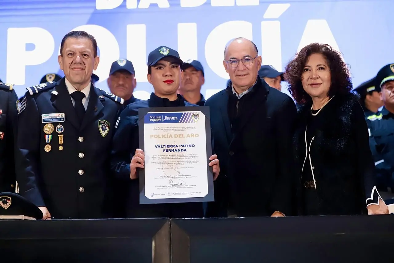 Reconocen a policías municipales por su labor en 2025
