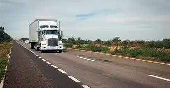 Red carretera, en p&eacute;simas condiciones, admite SICT