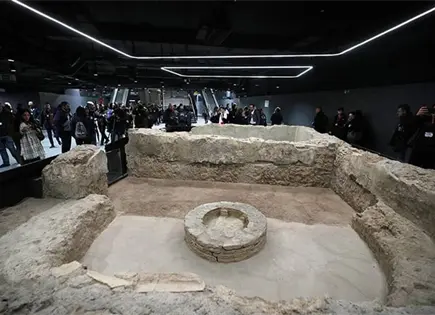 Roma inaugura estación de metro bajo el Coliseo Roma inaugura estación de metro bajo el Coliseo