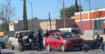 Chocan por alcance en carretera a Rioverde