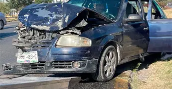 Autos quedan inservibles en carambola de la &acute;57