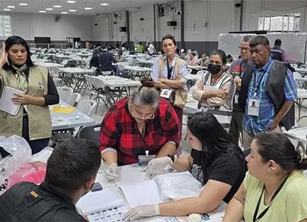 En Honduras se inicia el escrutinio especial