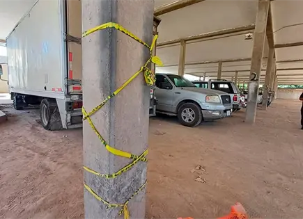 Se desmorona estacionamiento en "El Tepeche"