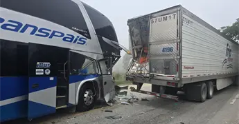 Chofer estrella autob&uacute;s en un tr&aacute;iler sobre la Valles-Mante